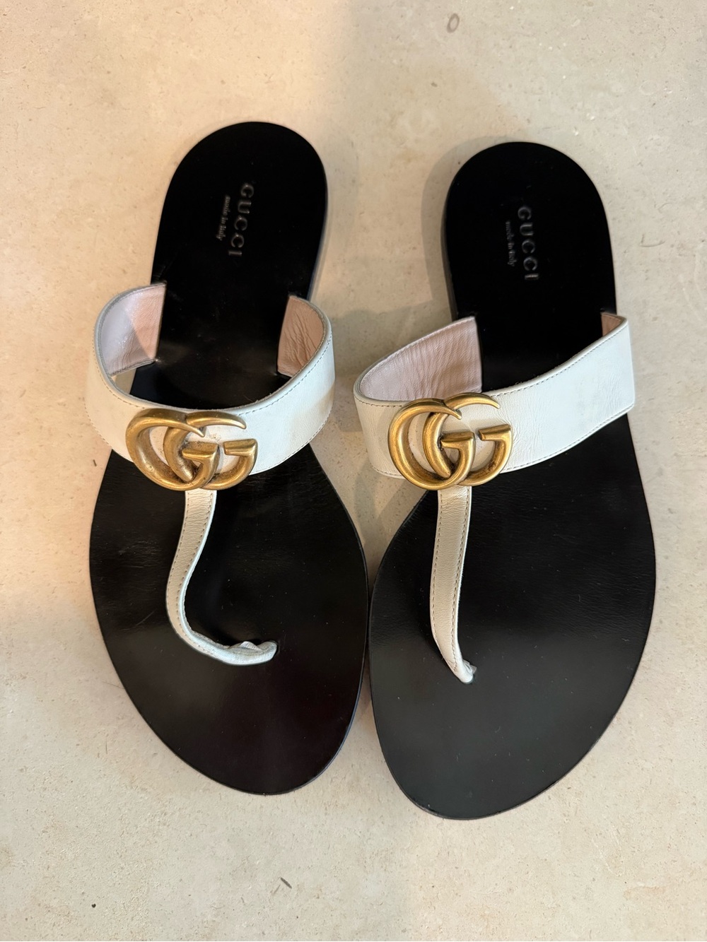 Gucci White Leather Thong Sandals with Gold Double G on Black Footbed